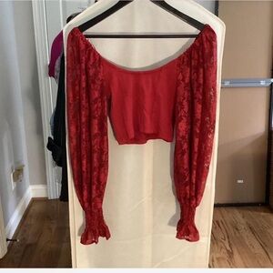 Red urban outfitters lace sleeve crop top
Size s